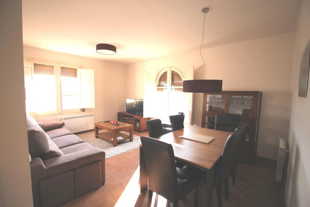 Apartment Market Square Кардона Экстерьер фото